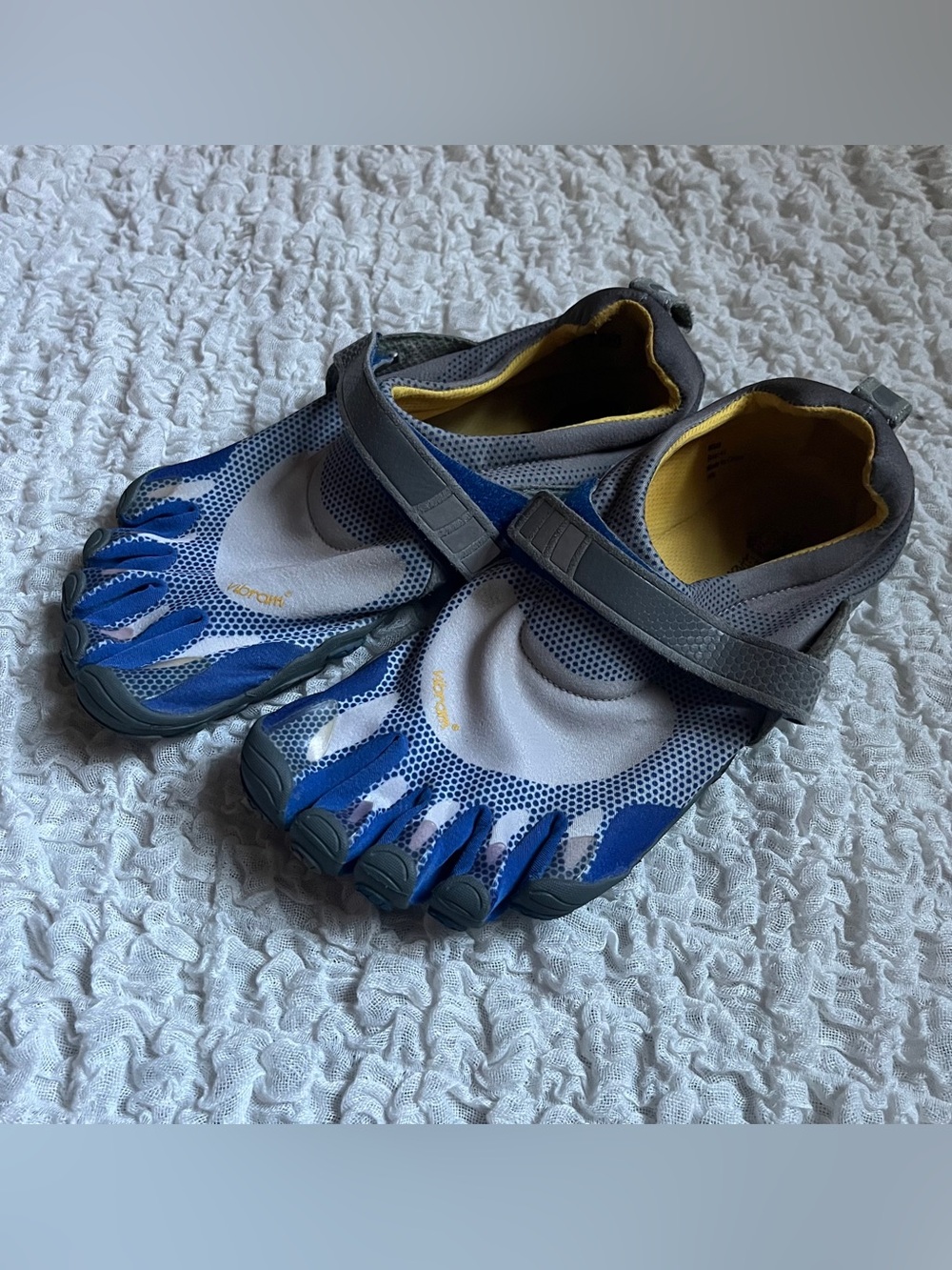 Vibram Five-Toe Shoes men’s size 9.5 / 10